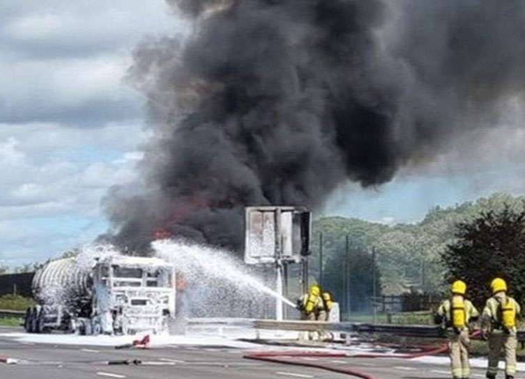 M1 Derbyshire oil tanker on fire